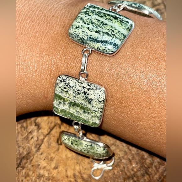 Chrysotile in Serpentine Bracelet 7”- 7 1/2” - Picture 9 of 10